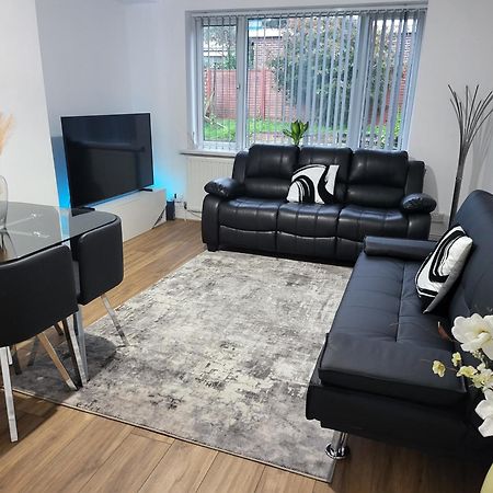 Spacious & Cosy Holiday Home In מנצ'סטר מראה חיצוני תמונה