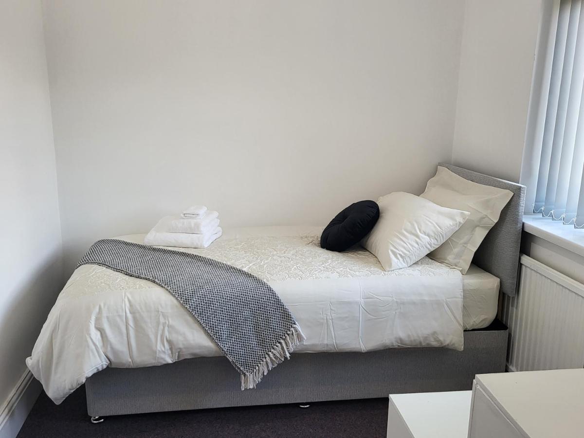 Spacious & Cosy Holiday Home In מנצ'סטר מראה חיצוני תמונה